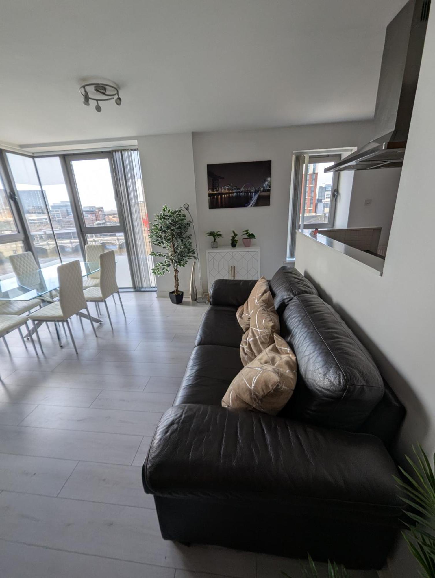 Glasgow City Centre Waterfront Apartment Exterior foto